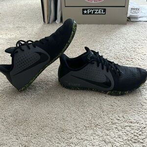 Nike Air “Behold”.